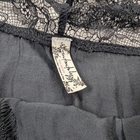 Free People Romper Womens S Black Intimately Sleeveless Lace Romantic Satin - Picture 7 of 10